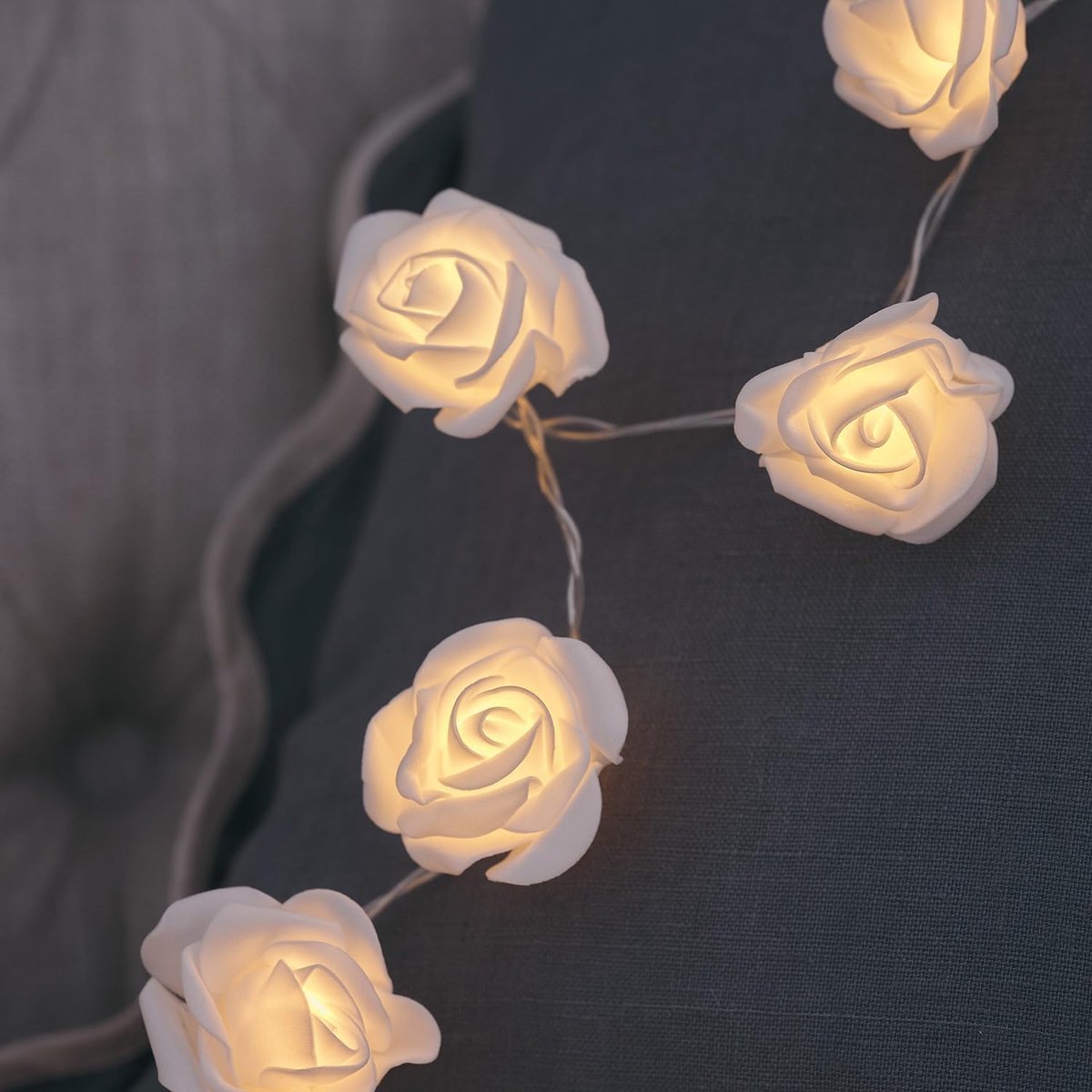 Sfeervolle LED-lichtsnoer met 30 Witte Rozen, Warm Wit Licht — cadeau in Wonen & Interieur - foto 6
