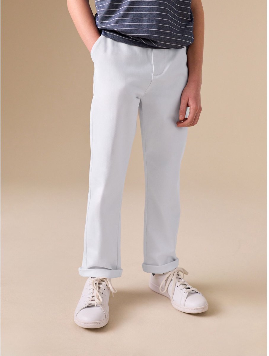 Next - Jongens - Stretch chinobroek met standaard pasvorm - Wit