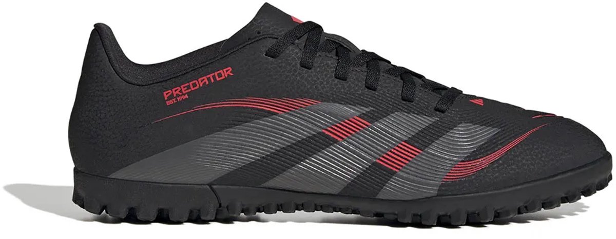Adidas Predator Club TF voetbalschoenen in zwart met rode en grijze details, maat EU 43 1/3, synthetisch bovenwerk.