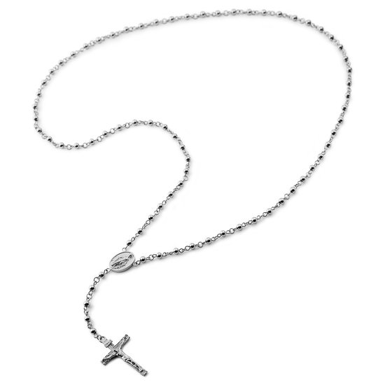 Lange zilverkleurige rozenkrans ketting met kleine kraaltjes, kruisje en ovaal medaillon.