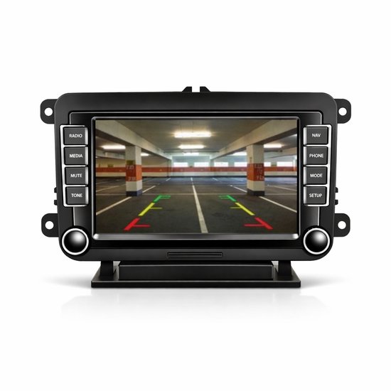 Autosysteem met touchscreen waarop een parkeergarage te zien is met parkeermarkeringen.