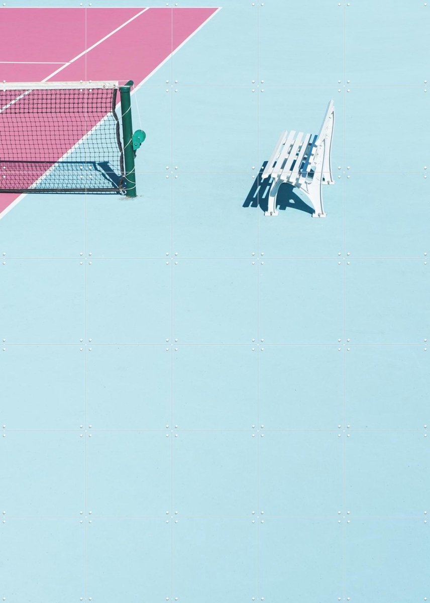IXXI Pink Court Bench, Chris Abatzis - 100 x 140 cm - Gratis ophangtool - Grote wanddecoratie en posters - Speels, Kleurrijk, Fotografie, Sport