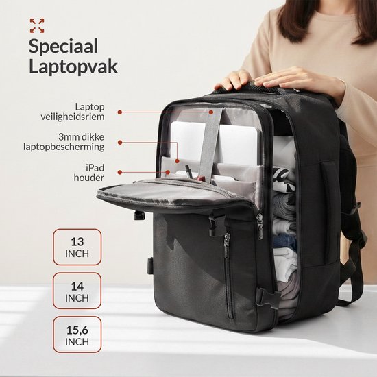 Zwarte NOHRD rugzak open met een laptop en iPad-houder. Text op de zak "Speciaal Laptopvak". Afmetingen 13, 14, 15,6 inch.