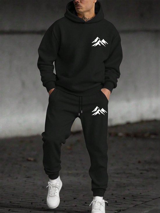 Modieuze Zwarte Hoodie en Joggingbroek Set met Stijlvolle Bergprint voor Comfort en Urban Look - L-XL