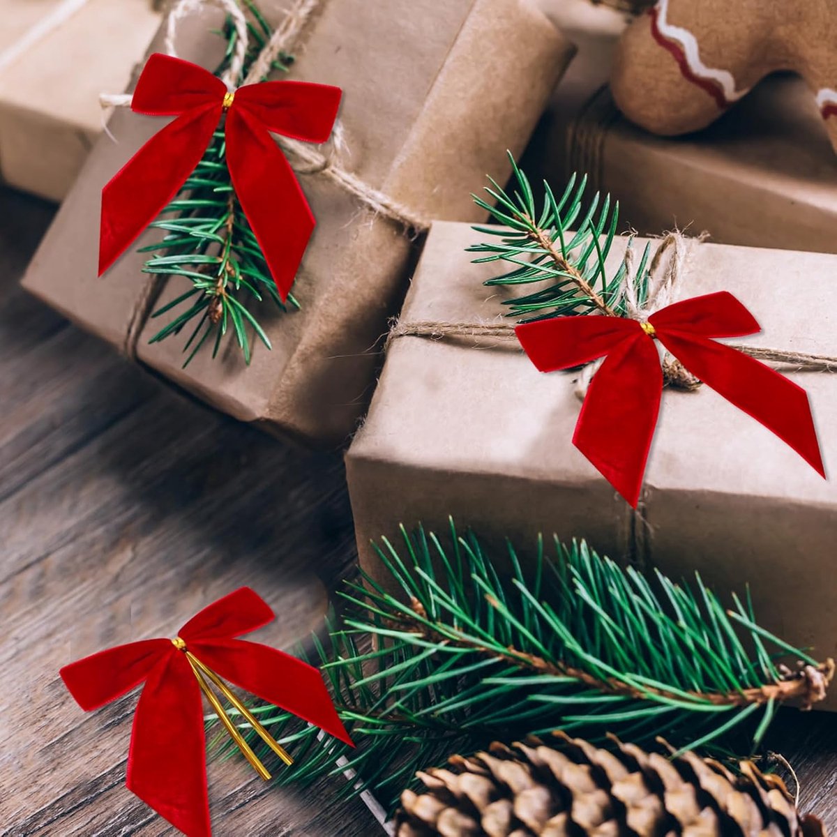 Fluwelen Kerststrikken - 24 Stuk - Kerst Strikken - Kerst Decoratie Strikjes - Kerstversiering - Kerstdecoratie voor binnen - Kerststrikjes Rood - Kerstboom Decoratie - Kerstsfeer - voor Cadeauverpakking Deur Vintage Slinger Krans - Rood – foto 3
