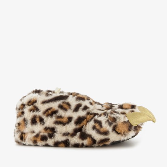Beige pantoffel met panterprint en gouden klauwen, zijaanzicht.