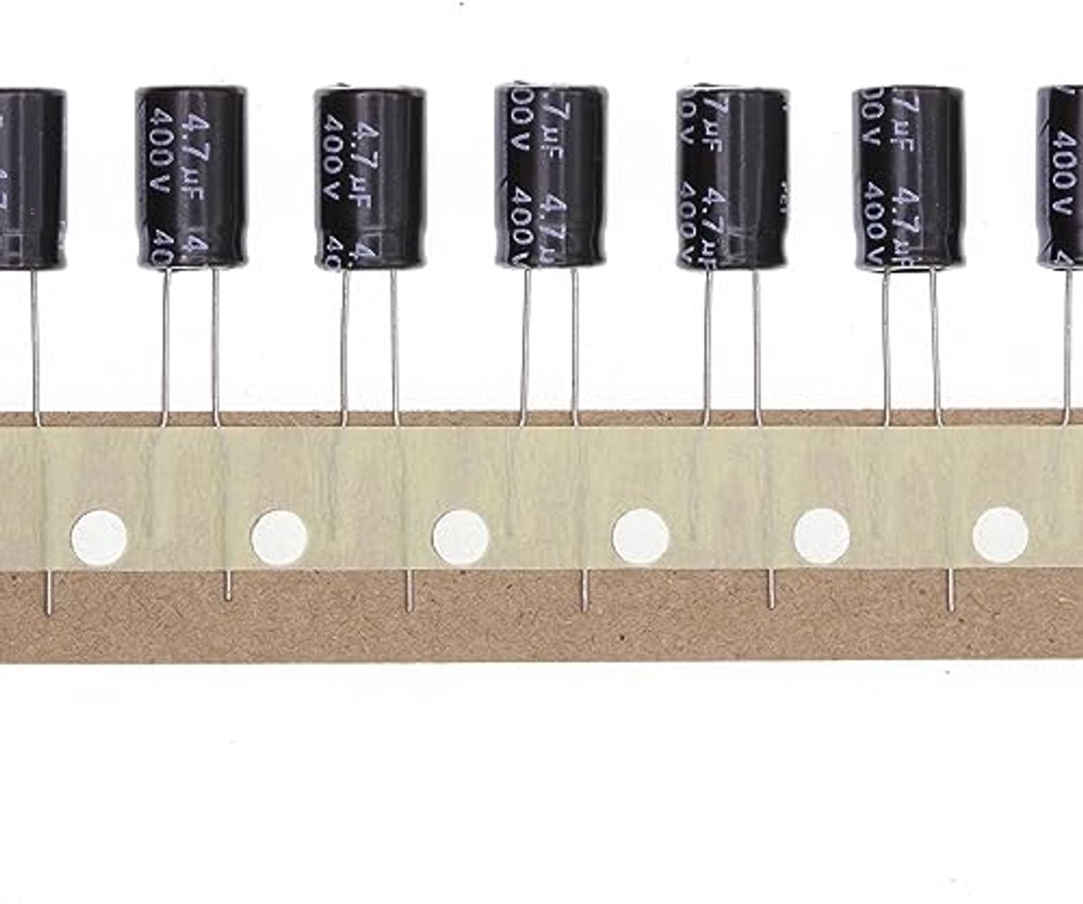 50 Stuks 400V 4,7uF Elektrolytische Condensatoren - Plug-in 8x12 mm