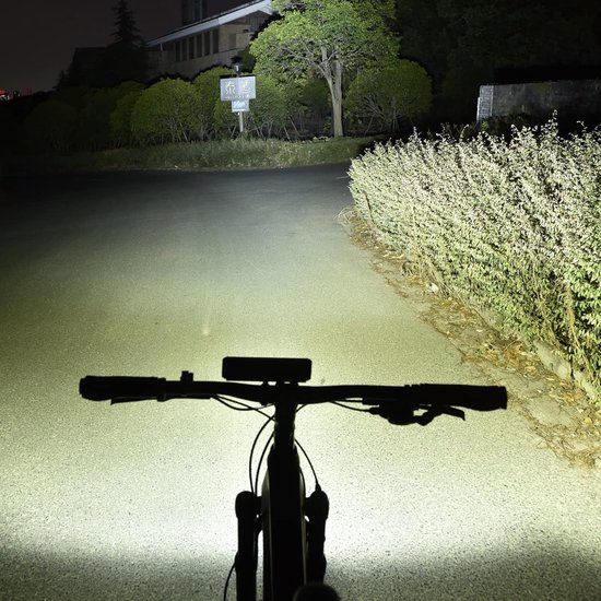 Ultra heldere 2800 lumen LED-fietslamp, USB-oplaadbaar - Fietskoplamp, 7 uur brandduur, waterdicht, snelontgrendelingsbeugel, geschikt voor gebruik in de bergen, op de weg, tijdens het fietsen, woon-werkverkeer en in het donker — afbeelding 3