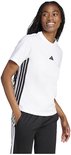 Wit T-shirt met korte mouwen, zwarte adidas strepen op de zijkant en een klein zwart logo op de borst.