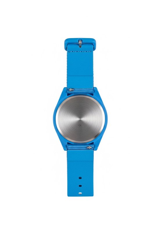 Blauw horloge met metalen achterkant en blauwe band