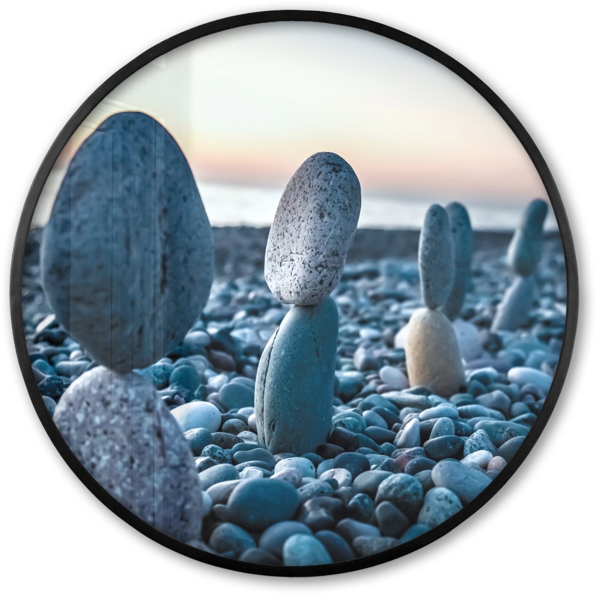 FrameYourWall Poster in lijst Rond - Fotolijst 60x60 cm - Posters - Zen stenen - Zonsondergang - Zee - Ronde posterlijst zwart - Decoratie - Wanddecoratie woonkamer - Muurdecoratie slaapkamer Strand - Stenen