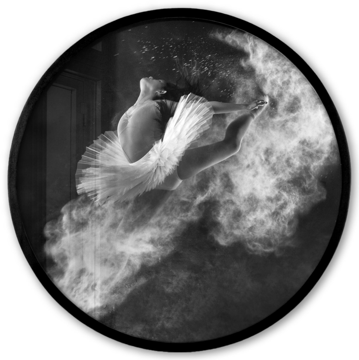 FrameYourWall Poster in lijst Rond - Fotolijst 40x40 cm - Posters - Dans - Ballerina - Expressie - Zwart wit - Ronde posterlijst zwart - Decoratie - Wanddecoratie woonkamer - Muurdecoratie slaapkamer