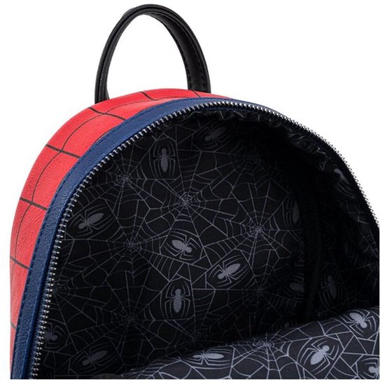 Rode rugzak met Spidey-print voering, met spinnenwebben en spinnen.
