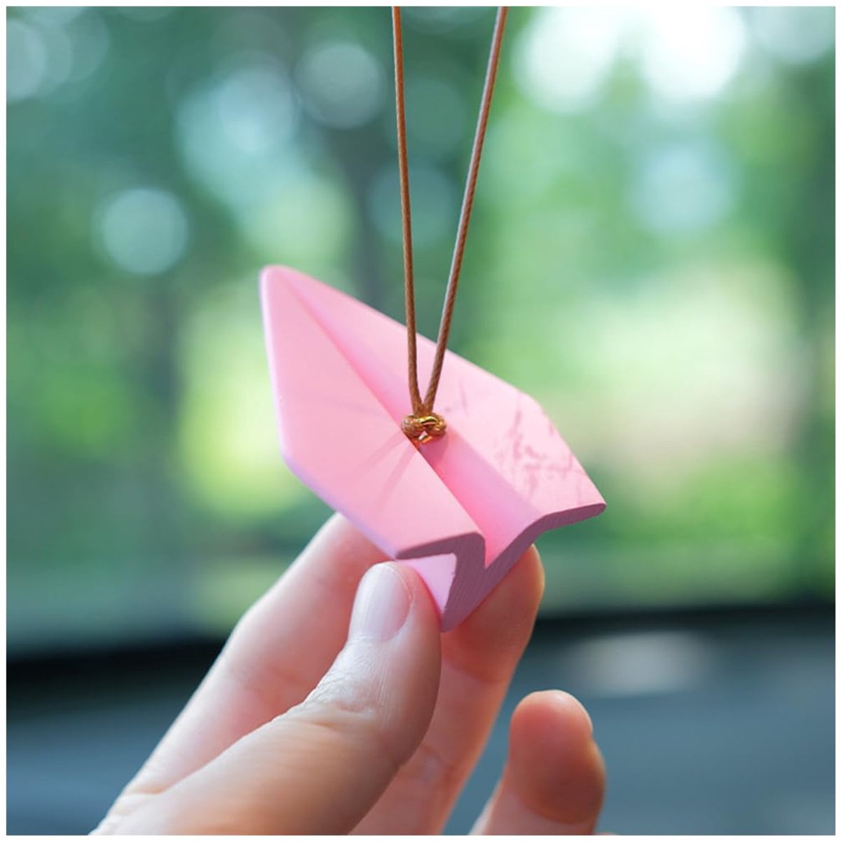 Universele achteruitkijkspiegel-hanger, decoratieve accessoires, papieren vliegtuig-achteruitkijkspiegelhanger, papieren vliegtuig-auto-luchtverfrisser voor dames en heren (roze)
