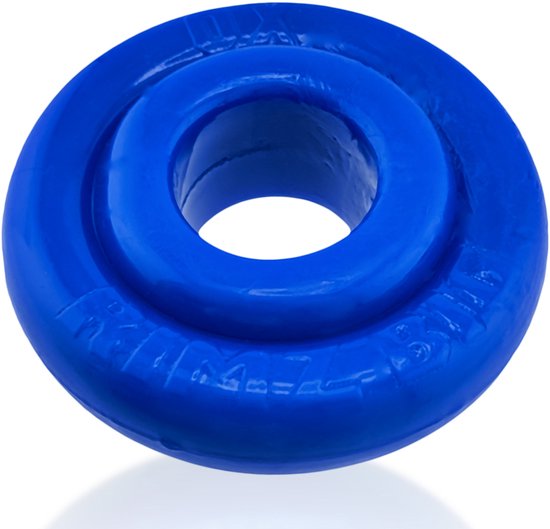 Cockring bleu Oxballs Rimz Big avec texte gravé, tourné sur fond blanc.