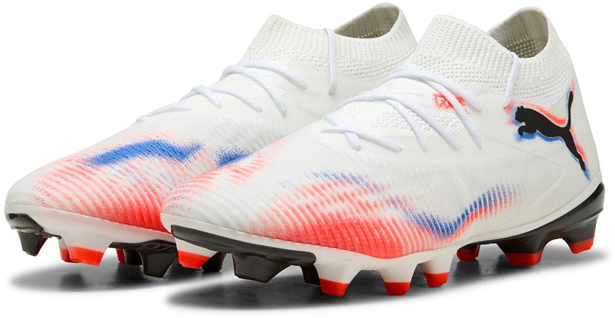 Witte Puma Future 8 Match FG/AG voetbalschoenen voor dames, EU 38 1/2, met lichtgewicht mesh bovenwerk en kleurrijke details.