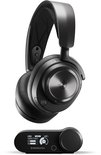Zwarte SteelSeries Arctis Nova Pro gaming headset en bijbehorend basisstation met draaiknop, zwevend op zwarte achtergrond.