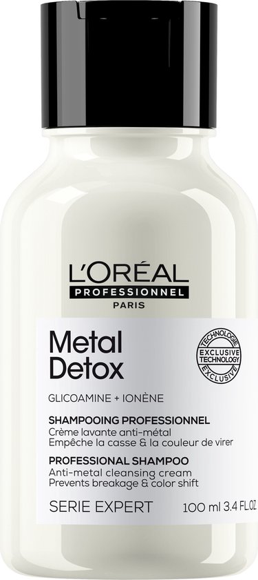 L'Oréal Professionnel Metal Detox Shampoo, een reinigende crème die haarbreuk en kleurverandering voorkomt.