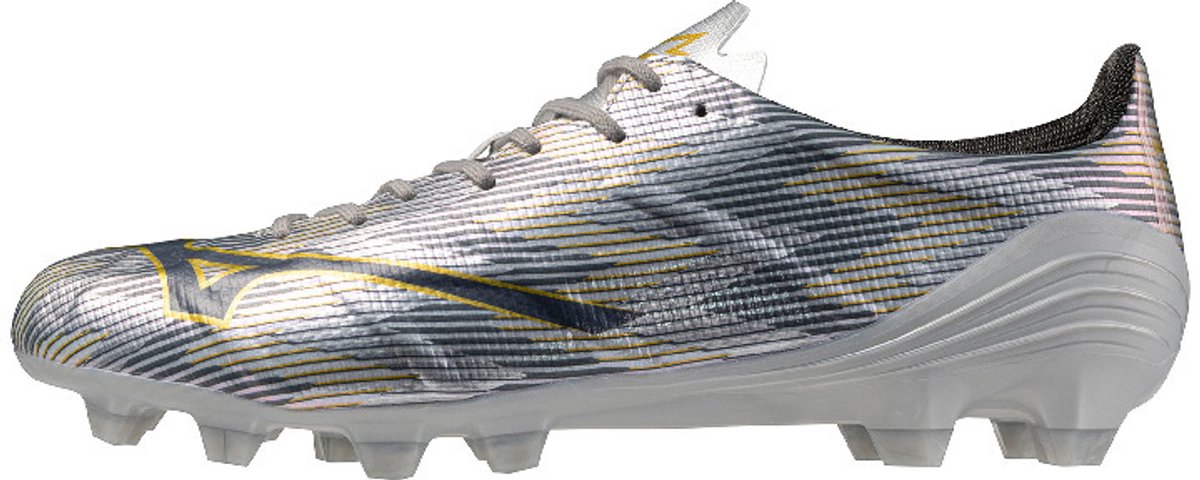 Mizuno Alpha II Pro FG voetbalschoenen in grijs en goud, met een gestreept ontwerp en stevige zool voor grip op het veld.