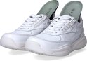 Deux baskets blanches Xsensible Stretchwalker avec lacets et fermeture éclair. La semelle intérieure est visible.