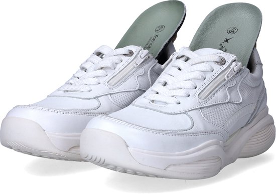Deux baskets blanches Xsensible Stretchwalker avec lacets et fermeture éclair. La semelle intérieure est visible.