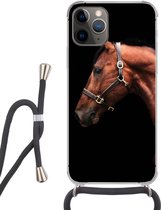 Hoesje met koord Geschikt voor iPhone 11 Pro Max - Paard - Licht - Halster - Siliconen - Crossbody - Backcover met Koord - Telefoonhoesje met koord - Hoesje met touw