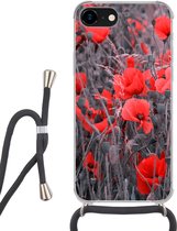 Hoesje met koord Geschikt voor iPhone SE 2020 - Rode Klaprozen in een zwart wit afbeelding - Siliconen - Crossbody - Backcover met Koord - Telefoonhoesje met koord - Hoesje met touw