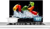 Spatscherm keuken 80x55 cm - Kookplaat achterwand Pepers - Zwart - Groenten - Water - Blad - Muurbeschermer - Spatwand fornuis - Hoogwaardig aluminium