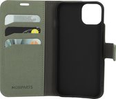 Mobiparts hoesje geschikt voor Apple iPhone 14 - Wallet/Boekhoesje - Eco Leer - Magneet Sluiting - Opberg vakken - Groen