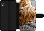 Étui pour iPhone XR Bookcase - Highlander écossais - Plantes - Zwart - Wit - Avec compartiments - Étui portefeuille avec fermeture magnétique
