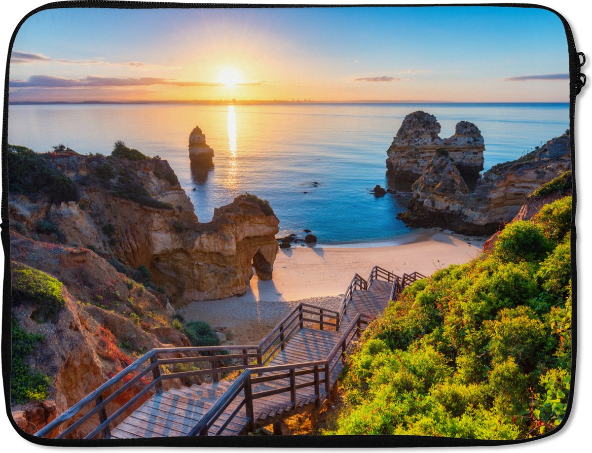 Laptophoes 15.6 inch - Strand - Zee - Portugal - Laptop sleeve - Binnenmaat 37x26 cm - Zwarte achterkant