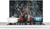 Spatscherm keuken 90x60 cm - Kookplaat achterwand Hert - Dieren - Winter - Gewei - Sneeuw - Natuur - Muurbeschermer - Spatwand fornuis - Hoogwaardig aluminium