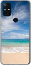 Geschikt voor OnePlus Nord N10 5G hoesje - Een tropisch strand op Hawaii waar de golven aanspoelen op - Siliconen Telefoonhoesje