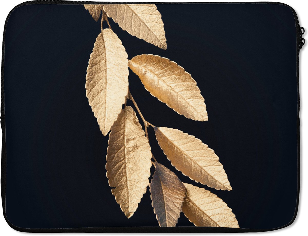Laptophoes 17 inch - Bladeren - Zwart - Goud - Luxe - Planten - Laptop sleeve - Binnenmaat 41x28 cm - Zwarte achterkant