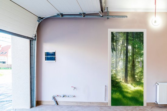 Deurposter 80x205 cm - Deursticker Natuur - Bomen - Bos - Groen - Zon - Gras - Planten - Meubelfolie zelfklevend - Deurfolie woonkamer - Interieurfolie fotobehang - Deur plakfolie - Deurstickers - Deurbehang sticker - Kamer decoratie
