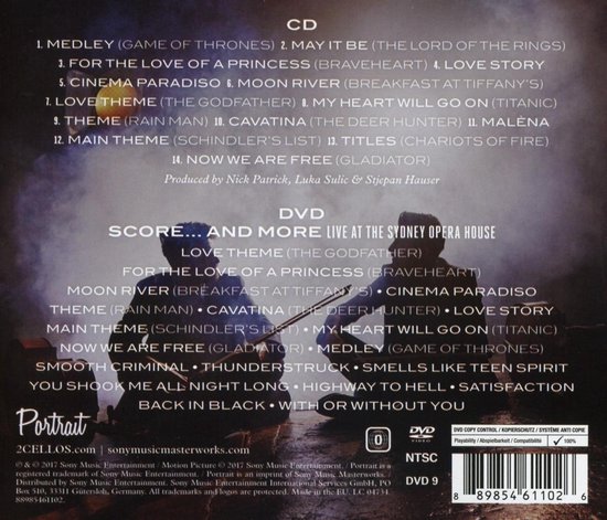 CD en DVD "Score... And More Live at the Sydney Opera House" van 2CELLOS. Tracklijsten zichtbaar.