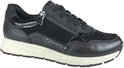 Zwarte lage sneaker met veters en rits, crocoprint en glanzende panelen.