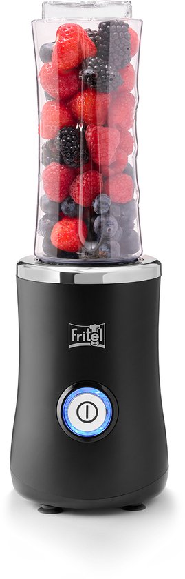 Zwarte Fritel blender met een beker gevuld met rood fruit, de aan/uitknop licht blauw op.