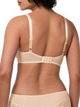 Achterkant van een beige bh met kantdetails op de bandjes en de sluiting. De bandjes zijn verstelbaar.