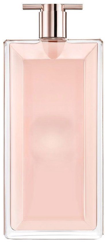 Een rechthoekig, dun glazen flesje met roze parfum en een gouden dop.