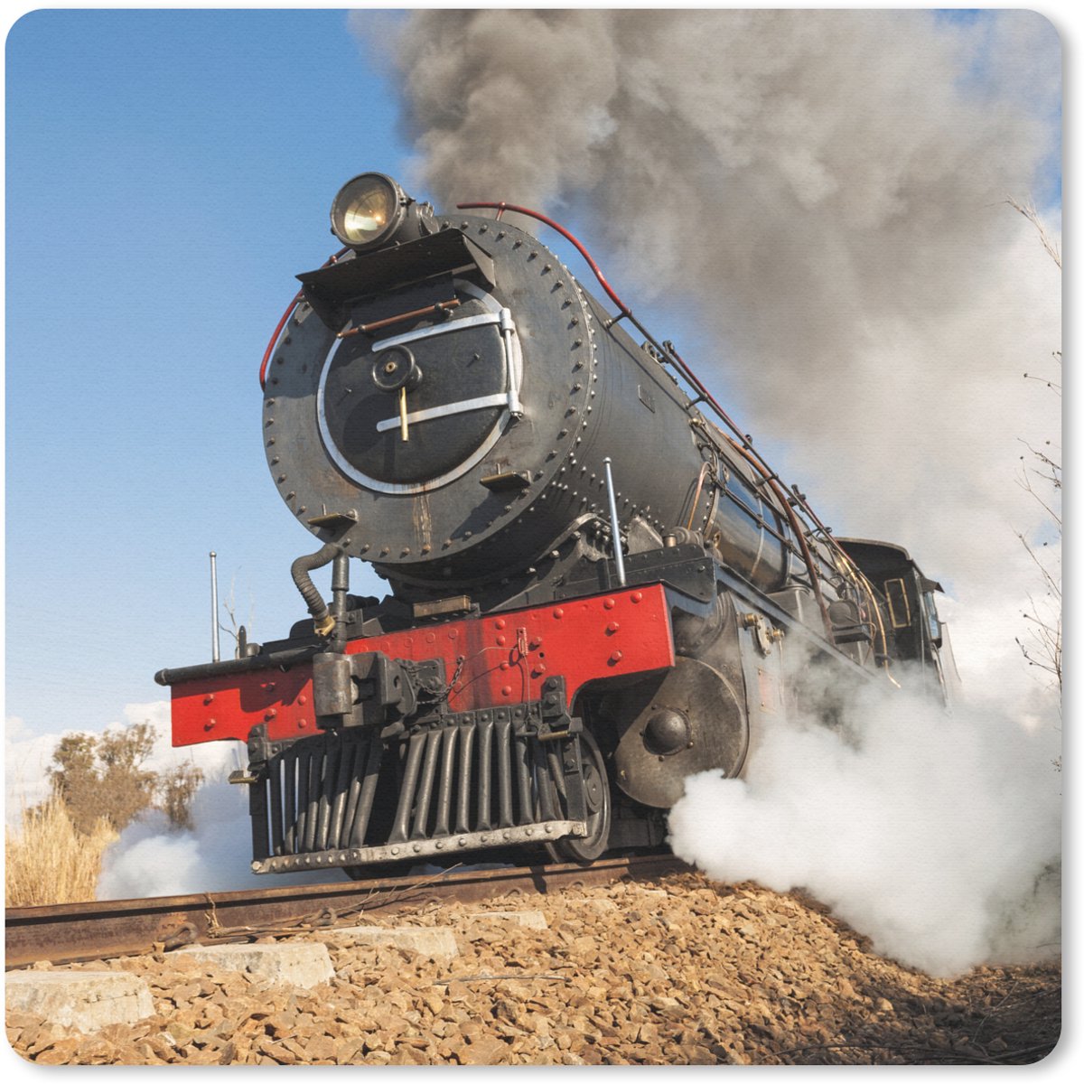 Muismat 20x20 cm - Mousepad Een donkere stoomtrein tijdens een zonnige middag in Zuid-Afrika - Muismatten