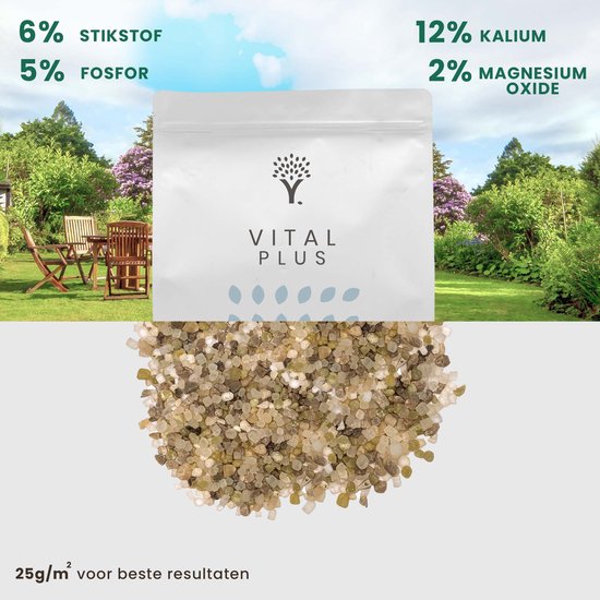 Witte zak met Vital Plus logo en korrels, met de tekst "6% stikstof 5% fosfor 12% kalium 2% magnesiumoxide".