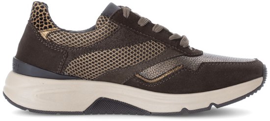 Bruine Gabor sneaker met panterprint en beige zool, zijaanzicht.