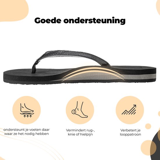Zwarte teenslipper met goede ondersteuning, vermindert rug- en kniepijn.