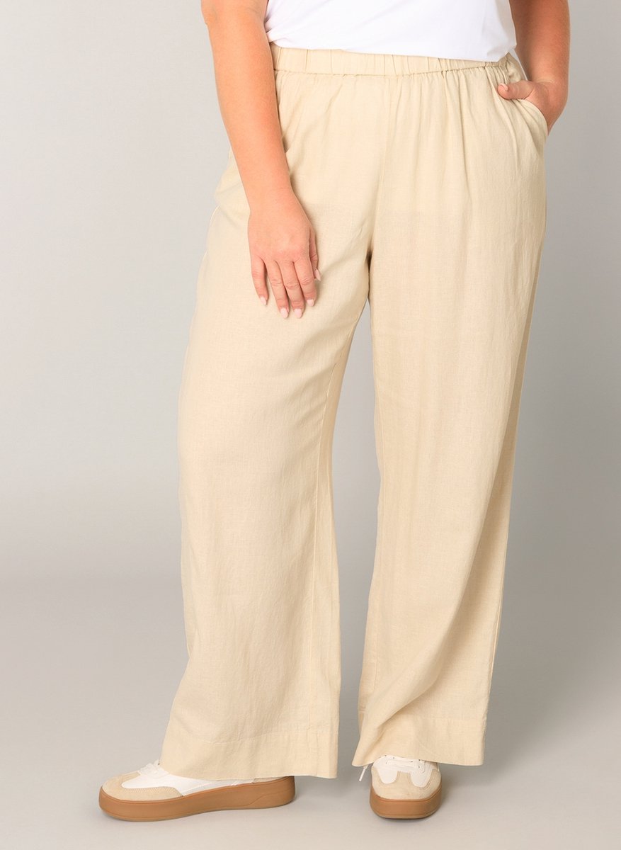 BASE LEVEL CURVY Yula Pants - Light Beige - maat 0(46)