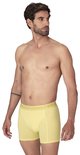 Man in lichtgele Muchachomalo boxershort.