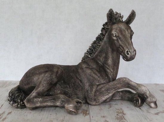 Sculpture en frêne d'urne à cheval 'Lying Horse' en bronze antique