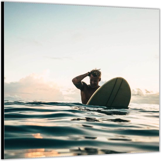 Dibond –Surfer in de Zee-80x80 Foto op Aluminium (Wanddecoratie van metaal)