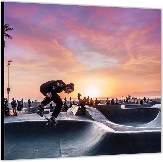 Dibond –Skatepleintje met Skaters-80x80 Foto op Aluminium (Wanddecoratie van metaal)