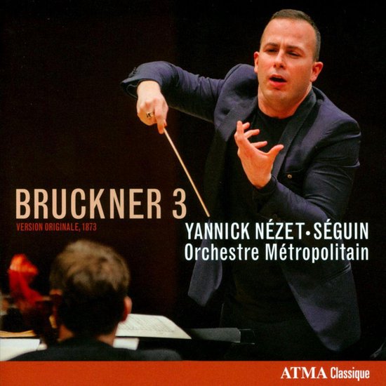 Dirigent Yannick Nézet-Séguin met bâton in de hand, voor orkest. BRUCKNER 3 YANNICK NÉZET-SÉGUIN Orchestre Métropolitain.